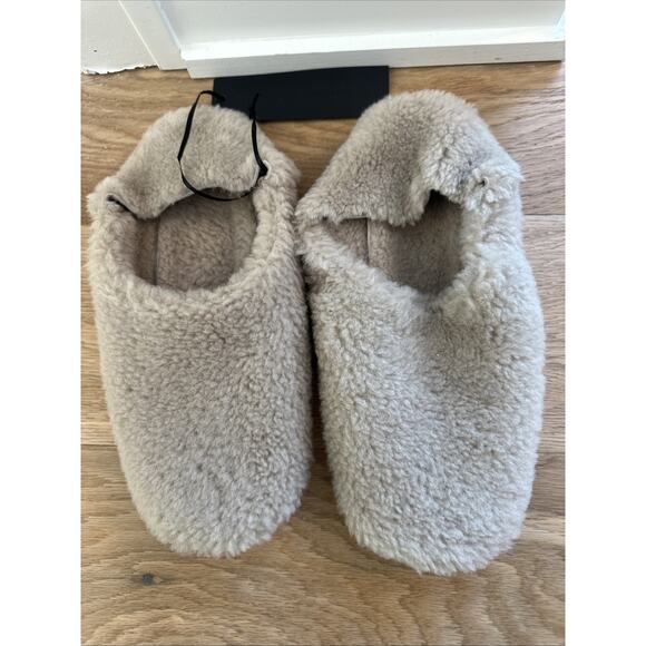 Jenni Kayne Moroccan Suede Slippers Size Large Color Smoke NWT NEW Furry Fluffy - Picture 3 of 4